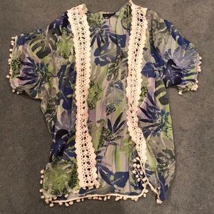 Tropical print pom-pom kimono